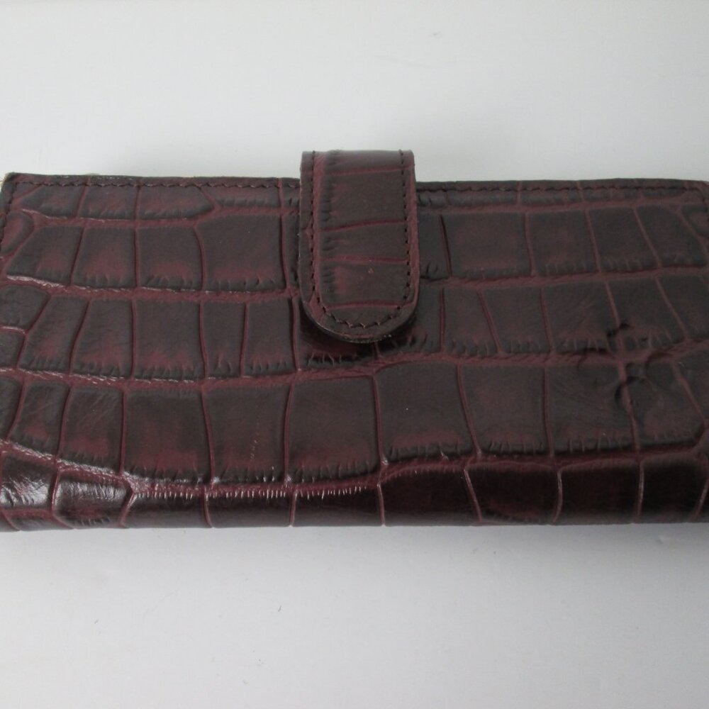 Patricia Nash Nazari Bi-Fold Wallet Plum Croc Embossed Leather 6.5" x 3.5"